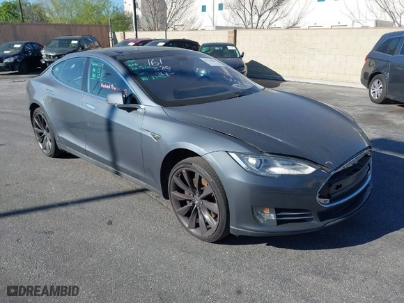 2013 Tesla Model S Performance with VIN 5YJSA1DP8DFP14078, listed as a IAAI auction lot 41728062 with 178,723 mi miles. Bid and sale history available at carsss.com. Image 1.