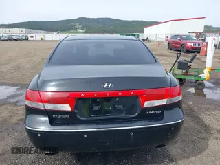 2007 Hyundai Azera SE with VIN KMHFC46F67A186034, listed as a IAAI auction lot 39181735 with 128,930 mi miles. Bid and sale history available at carsss.com. Image 16.