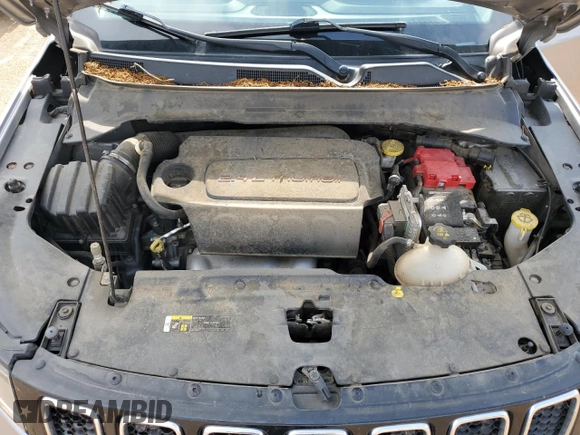 2019 Jeep Compass Altitude z VIN 3C4NJCBBXKT652245, wystawiony jako Copart lot #54715085 z przebiegiem 137 321 mil mil oraz Szkoda całkowita • Salvage title. Historia ofert i sprzedaży dostępna na DreamBid. Obrazek 12.