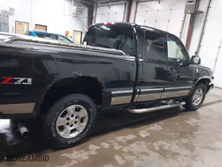 2001 Chevrolet Silverado 1500 LS with VIN 2GCEK19T211104966, listed as a IAAI auction lot 41522754 with 240,384 mi miles. Bid and sale history available at carsss.com. Image 13.