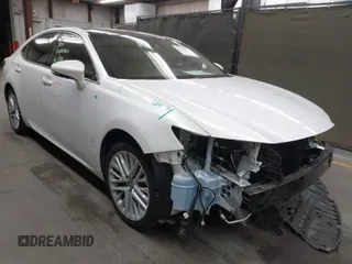 2016 Lexus ES 350 with VIN 58ABK1GG2GU025646, listed as a IAAI auction lot 41875680 with 41,230 mi miles. Bid and sale history available at carsss.com. Image 1.