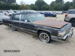 1990 Cadillac Brougham z VIN 1G6DW5472LR719564, wystawiony jako Copart lot #71634744 z przebiegiem Nie podano mil oraz Tytuł czysty. Historia ofert i sprzedaży dostępna na DreamBid. Obrazek 4.