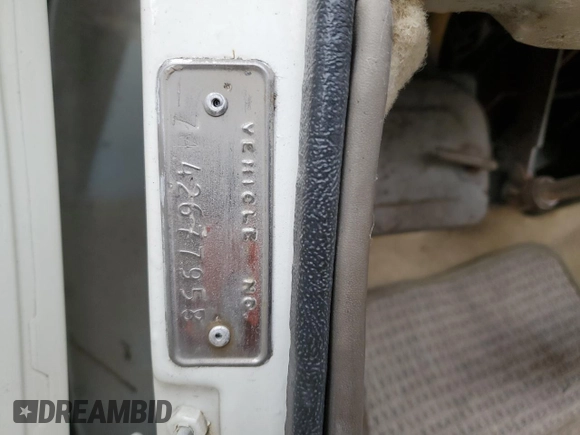 1964 Dodge Dart z VIN 7442677958, wystawiony jako Copart lot #81670574 z przebiegiem 61 374 mil mil oraz Czysty tytuł • Clean title. Historia ofert i sprzedaży dostępna na DreamBid. Obrazek 12.