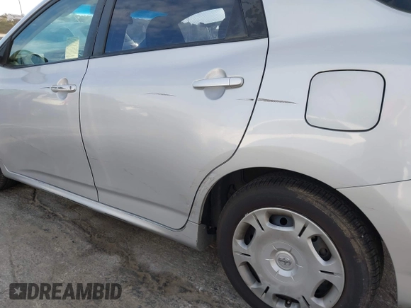 2011 Toyota Matrix z VIN 2T1KU4EE9BC562237, wystawiony jako IAAI lot #41882972 z przebiegiem 103 814 mil mil oraz . Historia ofert i sprzedaży dostępna na DreamBid. Obrazek 17.