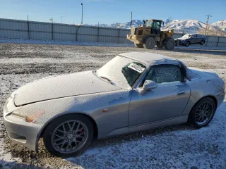 2000 Honda S2000 with VIN JHMAP114XYT005335, listed as a Copart auction lot 44840025 with 128,845 mi miles and Clean Title. Bid and sale history available at DreamBid. Image 1.