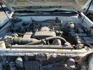 2005 Toyota Sequoia SR5 with VIN 5TDZT34A35S259296, listed as a Copart auction lot 85691634 with 243,071 mi miles and Non Repairable. Bid and sale history available at carsss.com. Image 12.