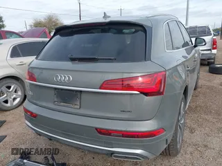 2024 Audi Q5 S line Premium with VIN WA1GAAFY1R2000549, listed as a IAAI auction lot 41368062 with 17,377 mi miles. Bid and sale history available at carsss.com. Image 4.