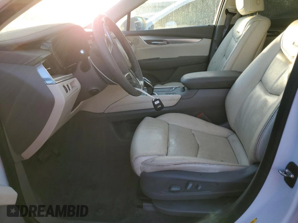 2019 Cadillac XT5 Luxury AWD z VIN 1GYKNDRS4KZ189847, wystawiony jako Copart lot #55382505 z przebiegiem Nie podano mil oraz Nie do naprawy • Non repairable. Historia ofert i sprzedaży dostępna na DreamBid. Obrazek 7.