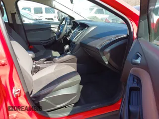 2013 Ford Focus SE z VIN 1FADP3F22DL121615, wystawiony jako IAAI lot #41752936 z przebiegiem 116 017 mil mil oraz . Historia ofert i sprzedaży dostępna na DreamBid. Obrazek 5.