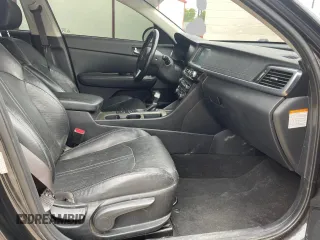 2017 Kia Optima EX z VIN KNAGU4LE7H5014734, wystawiony jako Copart lot #60936805 z przebiegiem 150 568 mil mil oraz Czysty tytuł • Clean title. Historia ofert i sprzedaży dostępna na DreamBid. Obrazek 5.