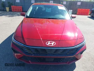 2025 Hyundai Elantra SEL Convenience with VIN KMHLS4DG0SU861661, listed as a IAAI auction lot 42178392 with 20,518 mi miles and . Bid and sale history available at DreamBid. Image 12.