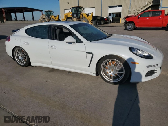 2016 Porsche Panamera 4 z VIN WP0AA2A79GL003481, wystawiony jako Copart lot #35942073 z przebiegiem Nie podano mil oraz . Historia ofert i sprzedaży dostępna na DreamBid. Obrazek 4.