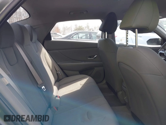 2025 Hyundai Elantra SE z VIN KMHLL4DG0SU855615, wystawiony jako IAAI lot #41887162 z przebiegiem 24 180 mil mil oraz . Historia ofert i sprzedaży dostępna na DreamBid. Obrazek 8.