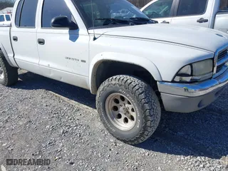 2001 Dodge Dakota Sport with VIN 1B7HG2AN21S290140, listed as a IAAI auction lot 41702251 with 350,678 mi miles. Bid and sale history available at carsss.com. Image 6.