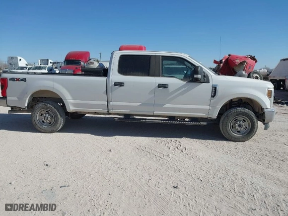 2019 Ford Super Duty F-250 SRW XL with VIN 1FT7W2B69KEC99875, listed as a IAAI auction lot 41675684 with 190,634 mi miles. Bid and sale history available at carsss.com. Image 13.