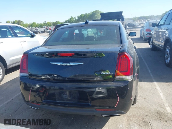 2019 Chrysler 300 S z VIN 2C3CCABG8KH628668, wystawiony jako IAAI lot #42060870 z przebiegiem 86 694 mil mil oraz . Historia ofert i sprzedaży dostępna na DreamBid. Obrazek 16.