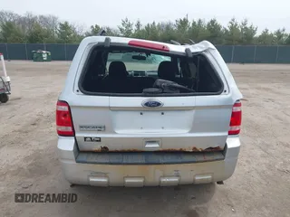 2011 Ford Escape XLT с VIN 1FMCU9D77BKC38802, выставлен на аукционе IAAI как лот 42012798 с пробегом 249 489 миль миль и . История ставок и продаж доступна на DreamBid. Изображение 16.