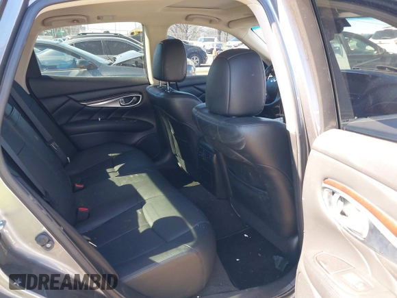 2018 Infiniti Q70 Luxe with VIN JN1BY1AR6JM220065, listed as a IAAI auction lot 41665033 with 135,905 mi miles and . Bid and sale history available at DreamBid. Image 8.