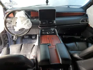 2021 Lincoln Navigator Reserve z VIN 5LMJJ2KT3MEL04879, wystawiony jako Copart lot #45593625 z przebiegiem 96 396 mil mil oraz Czysty tytuł • Clean title. Historia ofert i sprzedaży dostępna na DreamBid. Obrazek 8.