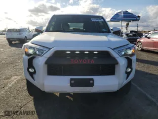 2022 Toyota 4Runner SR5 Premium with VIN JTENU5JRXN6059707, listed as a Copart auction lot 44274095 with 21,404 mi miles and Salvage Title. Bid and sale history available at carsss.com. Image 5.