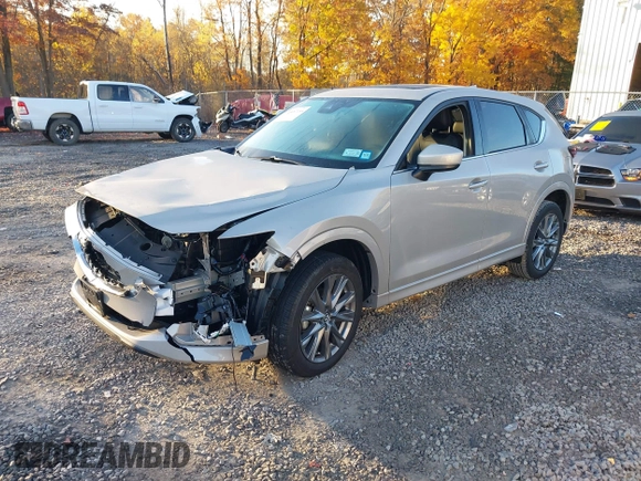 2024 Mazda CX-5 2.5 S Premium Package with VIN JM3KFBDL7R0470375, listed as a IAAI auction lot 40657155 with 8,584 mi miles. Bid and sale history available at carsss.com. Image 17.