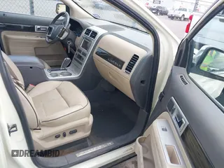 2008 Lincoln MKX with VIN 2LMDU88C88BJ15930, listed as a IAAI auction lot 41949307 with 146,255 mi miles. Bid and sale history available at carsss.com. Image 5.