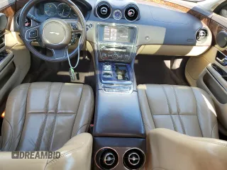 2013 Jaguar XJ z VIN SAJWJ1CD3D8V48059, wystawiony jako Copart lot #88537745 z przebiegiem 139 706 mil mil oraz Szkoda całkowita • Salvage title. Historia ofert i sprzedaży dostępna na DreamBid. Obrazek 8.