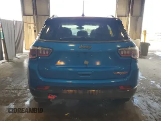2017 Jeep Compass Trailhawk z VIN 3C4NJDDB1HT689633, wystawiony jako Copart lot #63426175 z przebiegiem 63 209 mil mil oraz Szkoda całkowita • Salvage title. Historia ofert i sprzedaży dostępna na DreamBid. Obrazek 6.