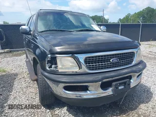 1998 Ford Expedition XLT with VIN 1FMRU176XWLB30950, listed as a IAAI auction lot 42704595 with 303,838 mi miles and . Bid and sale history available at DreamBid. Image 6.