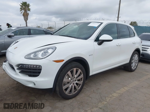 2014 Porsche Cayenne S Hybrid with VIN WP1AE2A28ELA51123, listed as a IAAI auction lot 42091475 with 41,341 mi miles and . Bid and sale history available at DreamBid. Image 17.