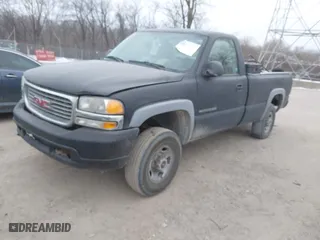2006 GMC Sierra 2500HD Work Truck with VIN 1GTHC24U46E188844, listed as a IAAI auction lot 41237322 with 408,949 mi miles. Bid and sale history available at carsss.com. Image 18.