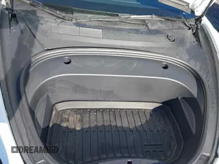 2023 Tesla Model 3 z VIN 5YJ3E1EA0PF611244, wystawiony jako IAAI lot #41455102 z przebiegiem 21 867 mil mil oraz . Historia ofert i sprzedaży dostępna na DreamBid. Obrazek 10.