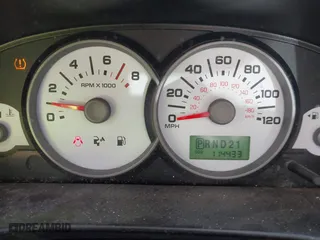 2007 Ford Escape XLS with VIN 1FMYU92Z37KB90832, listed as a IAAI auction lot 41217549 with 114,433 mi miles. Bid and sale history available at carsss.com. Image 7.