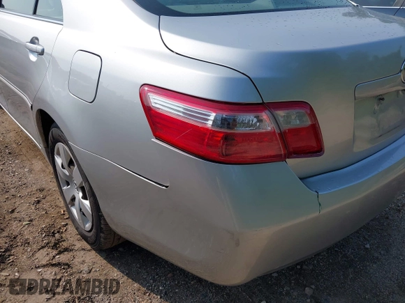 2007 Toyota Camry CE z VIN 4T1BE46K97U522294, wystawiony jako IAAI lot #42484284 z przebiegiem 150 683 mil mil oraz . Historia ofert i sprzedaży dostępna na DreamBid. Obrazek 16.