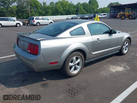 2008 Ford Mustang Deluxe with VIN 1ZVHT80N485102045, listed as a IAAI auction lot 42412374 with 153,632 mi miles and . Bid and sale history available at DreamBid. Image 4.