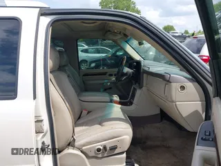 2003 Cadillac Escalade z VIN 1GYEK63N43R166347, wystawiony jako IAAI lot #42377612 z przebiegiem 255 892 mil mil oraz . Historia ofert i sprzedaży dostępna na DreamBid. Obrazek 5.