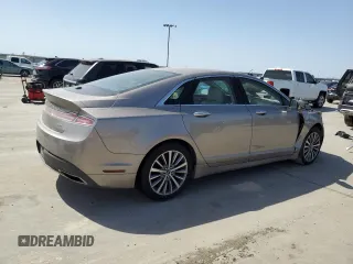 2019 Lincoln MKZ Standard z VIN 3LN6L5A98KR631346, wystawiony jako Copart lot #49717185 z przebiegiem Nie podano mil oraz Nie do naprawy. Historia ofert i sprzedaży dostępna na DreamBid. Obrazek 3.