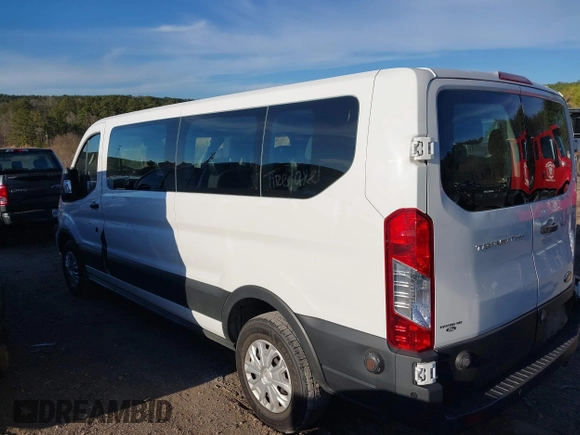 2020 Ford Transit Passenger XL z VIN 1FBAX2Y81LKA59805, wystawiony jako IAAI lot #41710846 z przebiegiem 89 840 mil mil oraz . Historia ofert i sprzedaży dostępna na DreamBid. Obrazek 14.