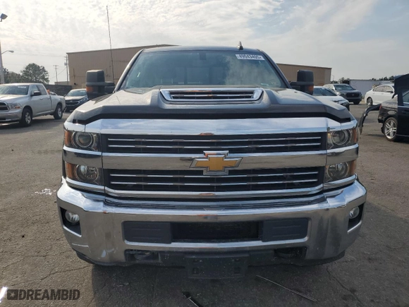 2018 Chevrolet Silverado 2500HD LT with VIN 1GC1KVEY1JF104649, listed as a Copart auction lot 49043405 with 278,477 mi miles and Clean Title. Bid and sale history available at carsss.com. Image 5.