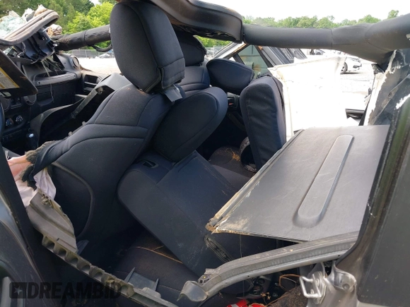 2017 Jeep Wrangler Unlimited Sport with VIN 1C4HJWDG6HL592265, listed as a IAAI auction lot 42335663 with 89,314 mi miles and . Bid and sale history available at DreamBid. Image 8.