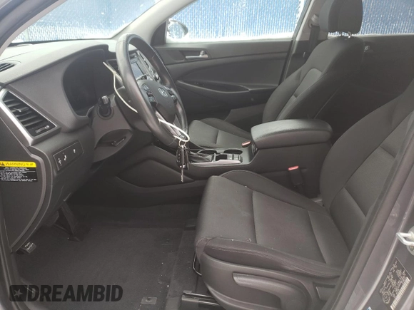 2016 Hyundai Tucson SE z VIN KM8J33A40GU184479, wystawiony jako Copart lot #83184724 z przebiegiem 150 732 mil mil oraz Czysty tytuł • Clean title. Historia ofert i sprzedaży dostępna na DreamBid. Obrazek 7.