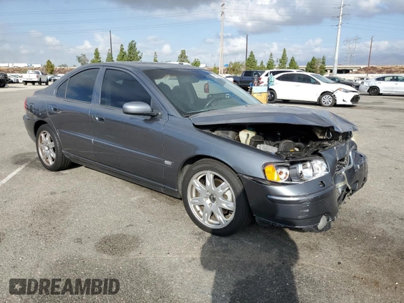 2005 Volvo S60 with VIN YV1RS592352481130, listed as a Copart auction lot 71870684 with 137,803 mi miles and Salvage Title. Bid and sale history available at carsss.com. Image 4.