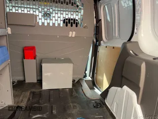 2022 Ford Transit Connect XL z VIN NM0LS6S21N1538018, wystawiony jako IAAI lot #42765254 z przebiegiem 45 301 mil mil oraz . Historia ofert i sprzedaży dostępna na DreamBid. Obrazek 3.