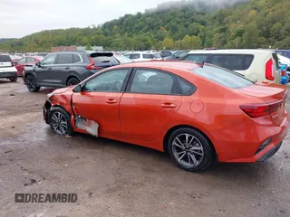 2023 Kia Forte LXS z VIN 3KPF24AD4PE596731, wystawiony jako IAAI lot #40501519 z przebiegiem 36 755 mil mil oraz . Historia ofert i sprzedaży dostępna na DreamBid. Obrazek 14.