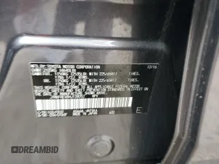 2017 Toyota RAV4 LE z VIN JTMBFREV8HJ138052, wystawiony jako Copart lot #61393655 z przebiegiem 49 785 mil mil oraz Szkoda całkowita • Salvage title. Historia ofert i sprzedaży dostępna na DreamBid. Obrazek 14.