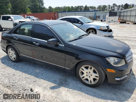 2013 Mercedes-Benz C 250 Sport z VIN WDDGF4HB4DR283410, wystawiony jako Copart lot #58934465 z przebiegiem 175 887 mil mil oraz Czysty tytuł • Clean title. Historia ofert i sprzedaży dostępna na DreamBid. Obrazek 4.