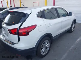 2019 Nissan Rogue Sport SV with VIN JN1BJ1CP6KW217933, listed as a IAAI auction lot 41657555 with 72,574 mi miles. Bid and sale history available at carsss.com. Image 4.