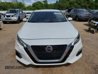 2021 Nissan Altima SV with VIN 1N4BL4DV2MN334672, listed as a Copart auction lot 52707795 with 67,969 mi miles and Salvage title. Bid and sale history available at DreamBid. Image 5.