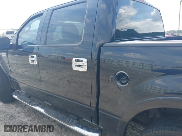 2004 Ford F-150 XLT z VIN 1FTPW12504KC30594, wystawiony jako IAAI lot #42464295 z przebiegiem 197 123 mil mil oraz . Historia ofert i sprzedaży dostępna na DreamBid. Obrazek 6.