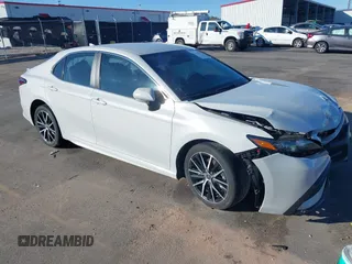 2023 Toyota Camry SE z VIN 4T1G11AK5PU095414, wystawiony jako IAAI lot #41729717 z przebiegiem 35 233 mil mil oraz . Historia ofert i sprzedaży dostępna na DreamBid. Obrazek 1.